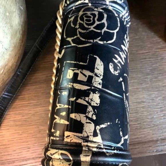 Chanel Crocodile Embossed BOY Handbag SS2019 - Picture 2 of 8